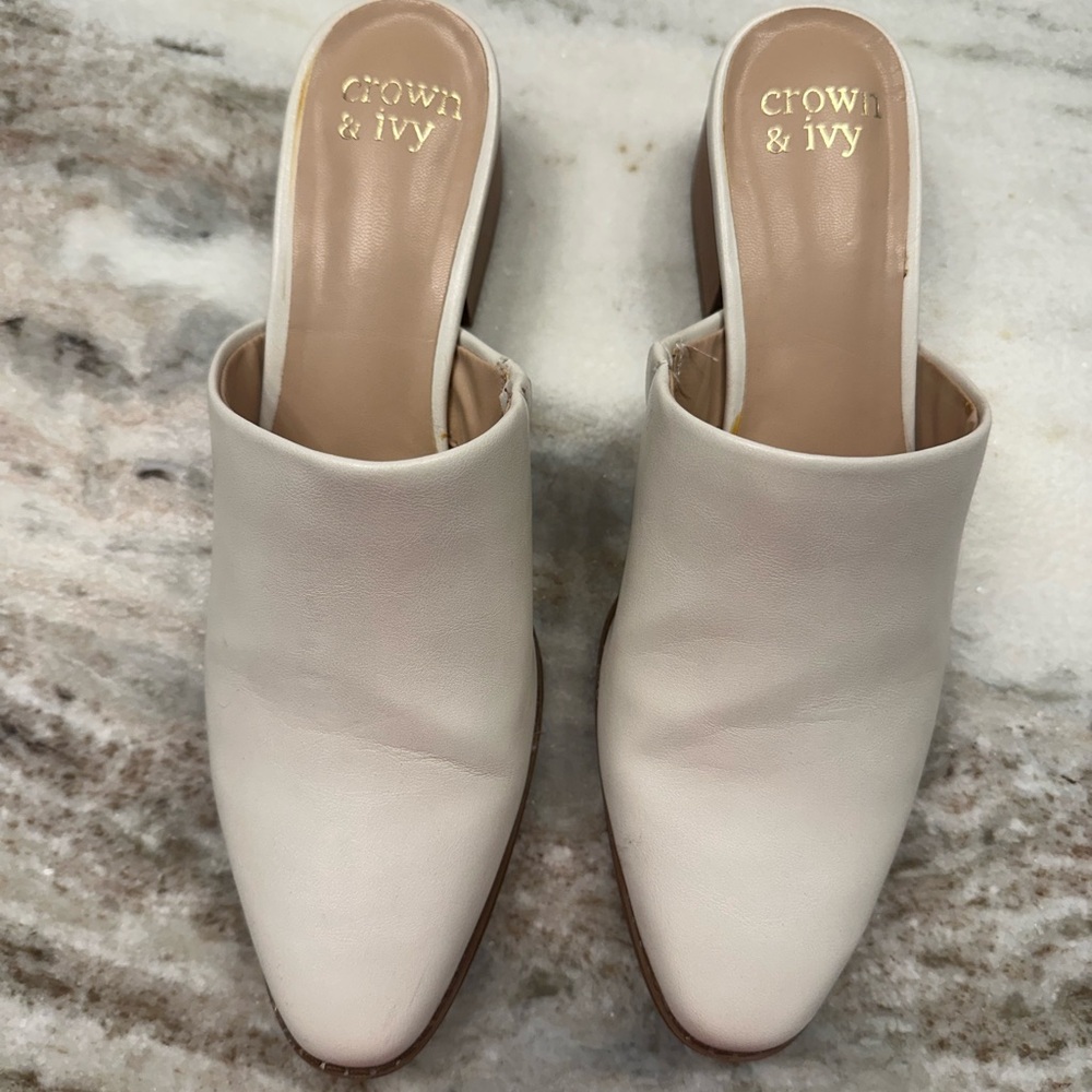 Crown & Ivy Women's Classic White Mules